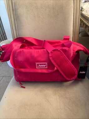 Womens The Foldie Duffle Bag in Hot Pink